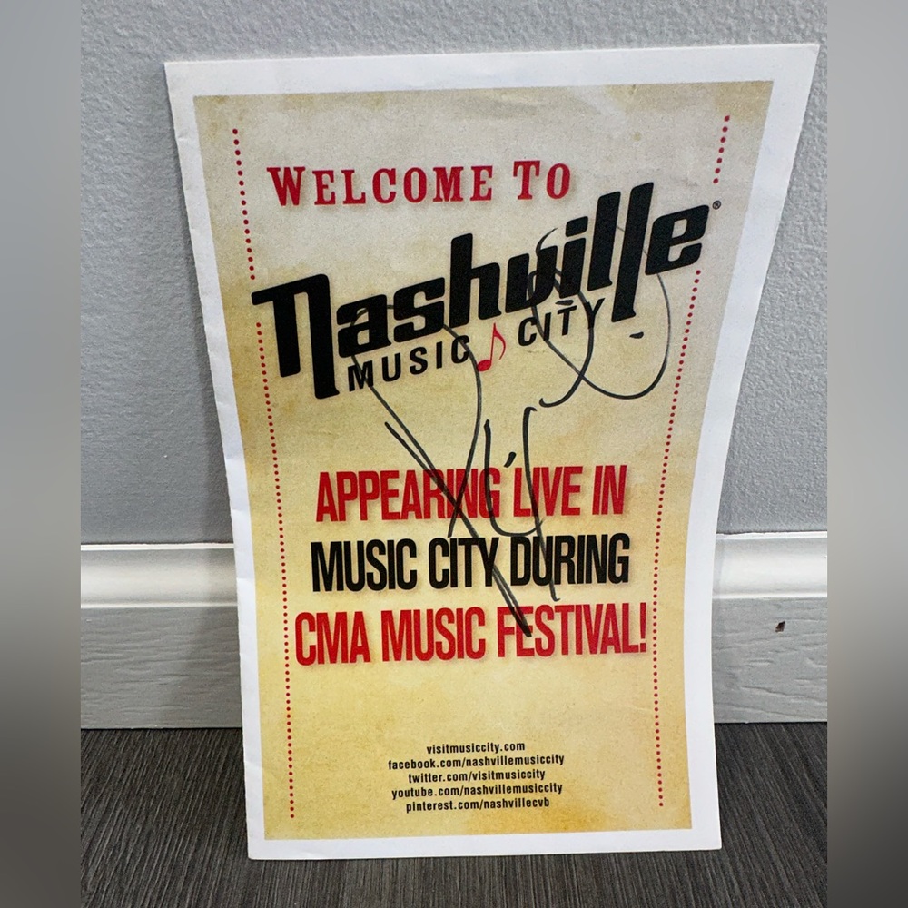 Autographed Phil Vassar picture - great condition